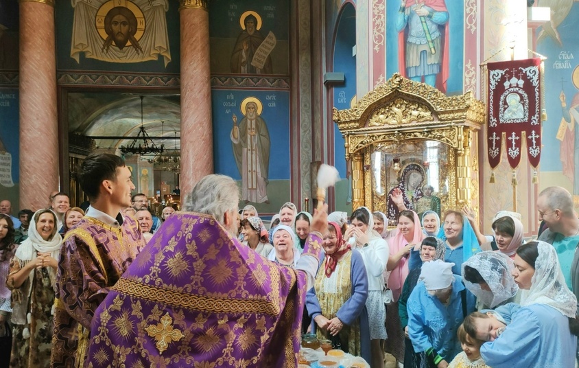 В праздник Происхождения (Изнесения) Честных Древ Господних